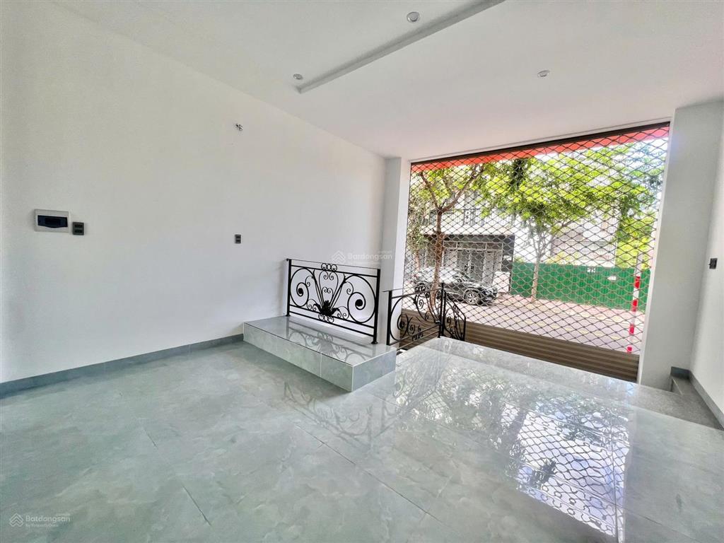 Cho thuê mặt bằng view sông 2 mặt tiền đường vành đai gần dự án sungroup