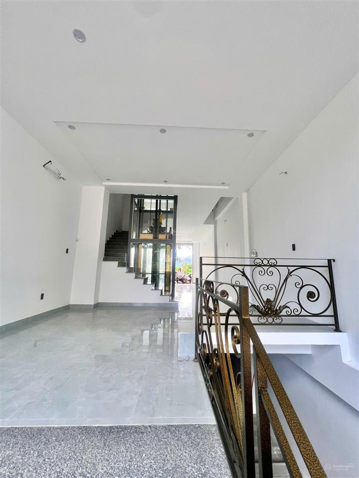 Cho thuê mặt bằng view sông 2 mặt tiền đường vành đai gần dự án sungroup