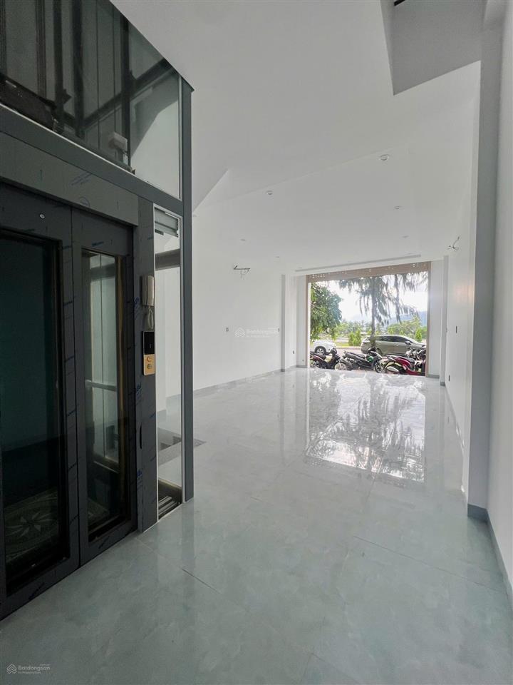 Cho thuê mặt bằng view sông 2 mặt tiền đường vành đai gần dự án sungroup