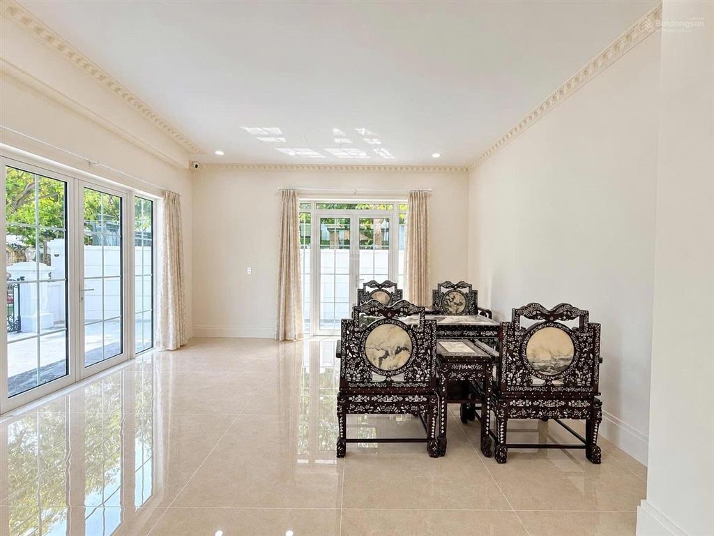 Cho thuê biệt thự biệt lập 6 phòng ngủ mới siêu đẹp khu vcn phước hải giá 80 triệu/tháng
