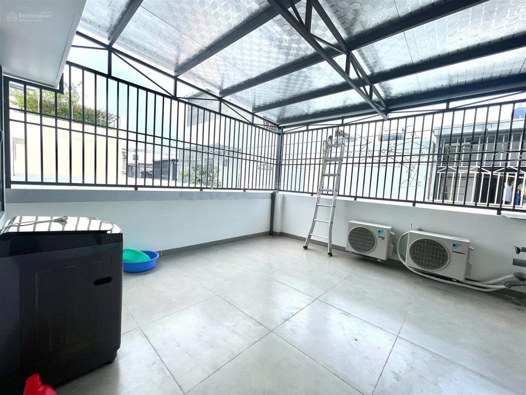 Cho thuê nhà ở kinh doanh 3 tầng 1 tum mới 100% nam nha trang giá 25 triệu/tháng