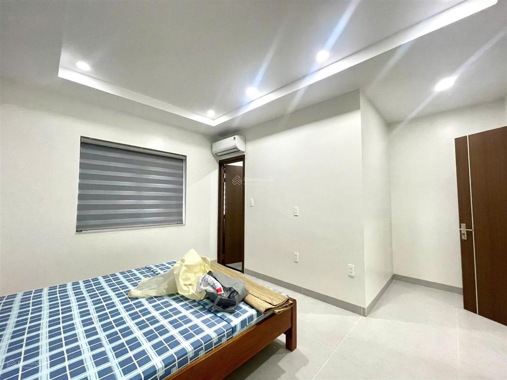 Cho thuê nhà ở kinh doanh 3 tầng 1 tum mới 100% nam nha trang giá 25 triệu/tháng