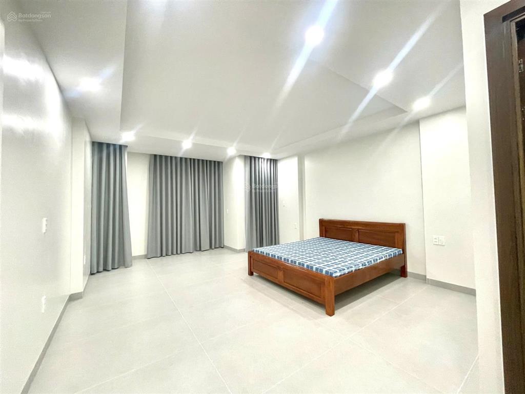 Cho thuê nhà ở kinh doanh 3 tầng 1 tum mới 100% nam nha trang giá 25 triệu/tháng
