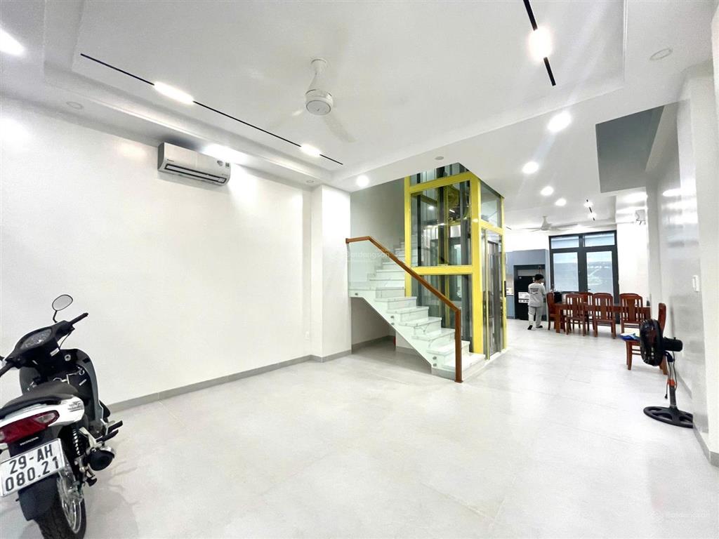 Cho thuê nhà ở kinh doanh 3 tầng 1 tum mới 100% nam nha trang giá 25 triệu/tháng