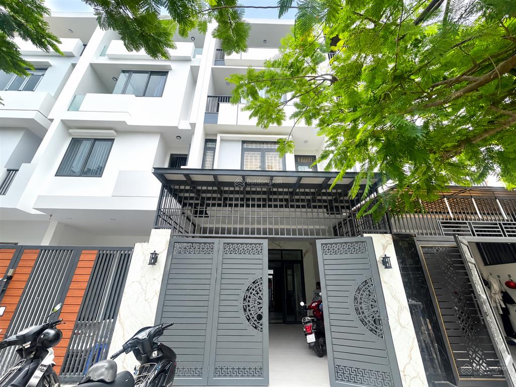 Cho thuê nhà ở kinh doanh 3 tầng 1 tum mới 100% nam nha trang giá 25 triệu/tháng