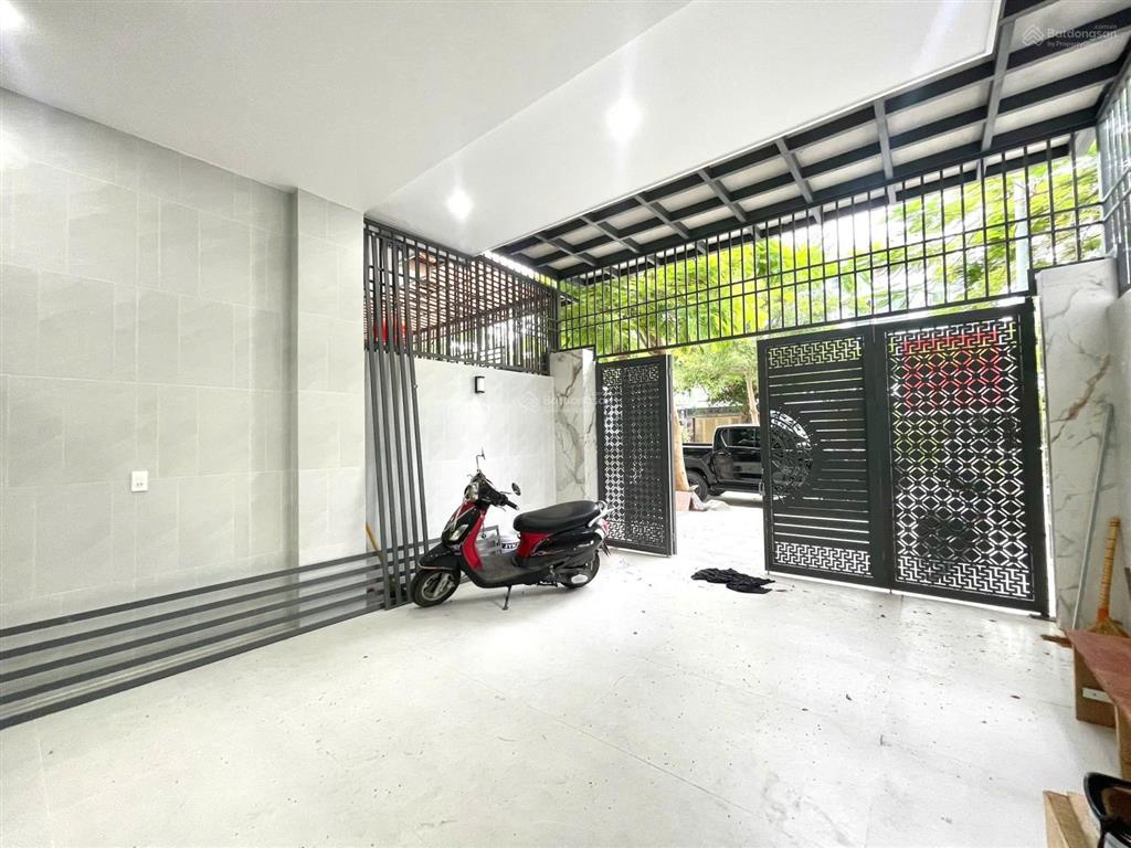 Cho thuê nhà ở kinh doanh 3 tầng 1 tum mới 100% nam nha trang giá 25 triệu/tháng