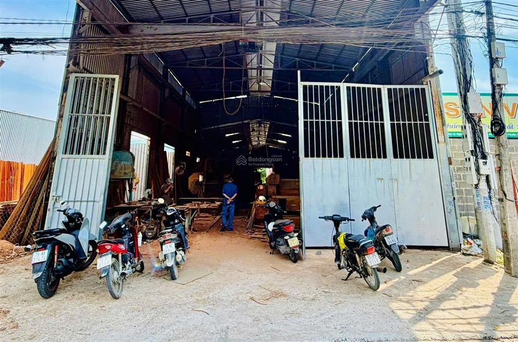 Cho thuê kho xưởng 400m2 ngang 10m khu phước đồng giá 20 triệu/tháng