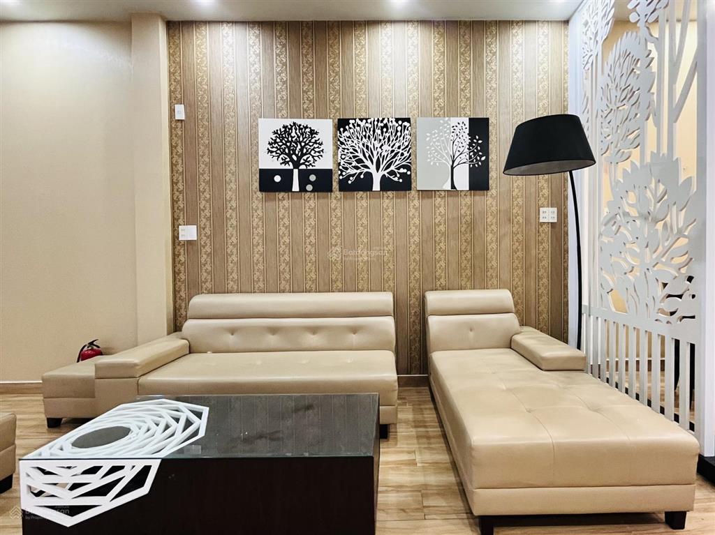 Cho thuê nhà ở kinh doanh 3 phòng ngủ full nội thất mặt đường trung tâm thành phố