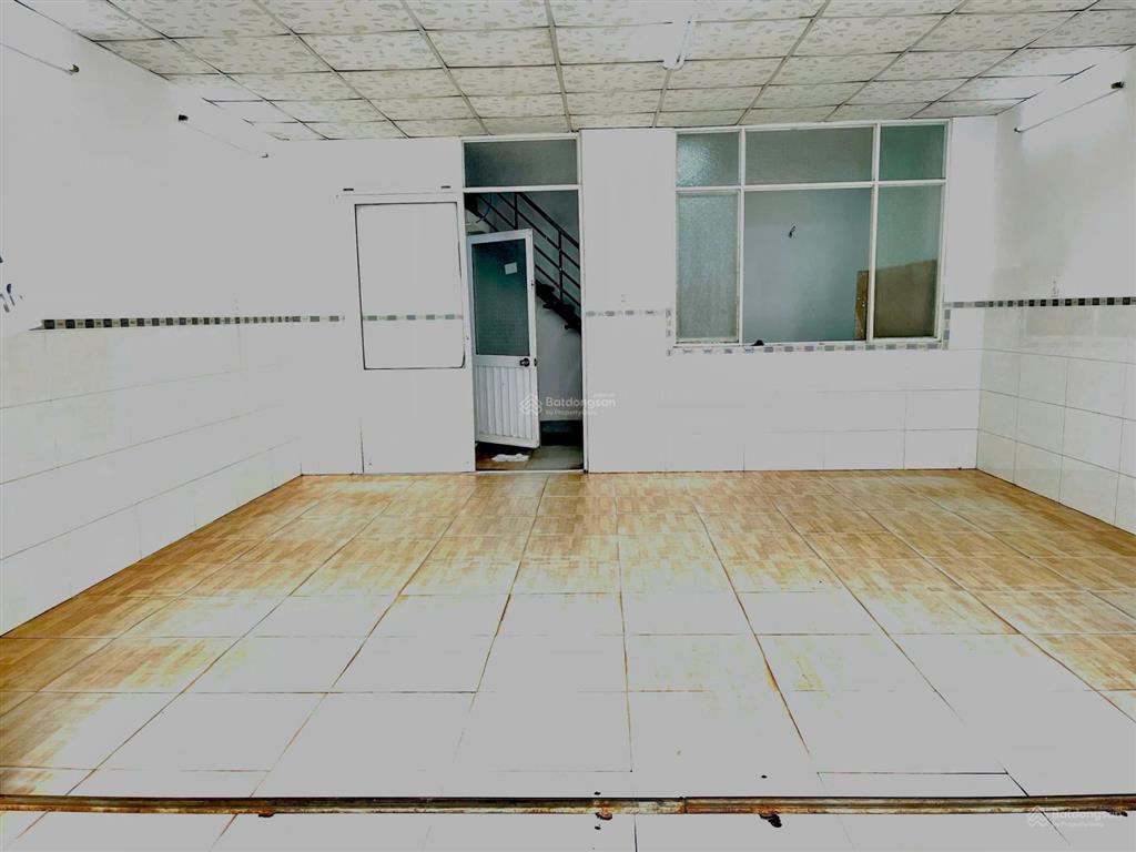 Cho thuê nhà ở kinh doanh 2 tầng gần chợ đầm giá 15 triệu/tháng