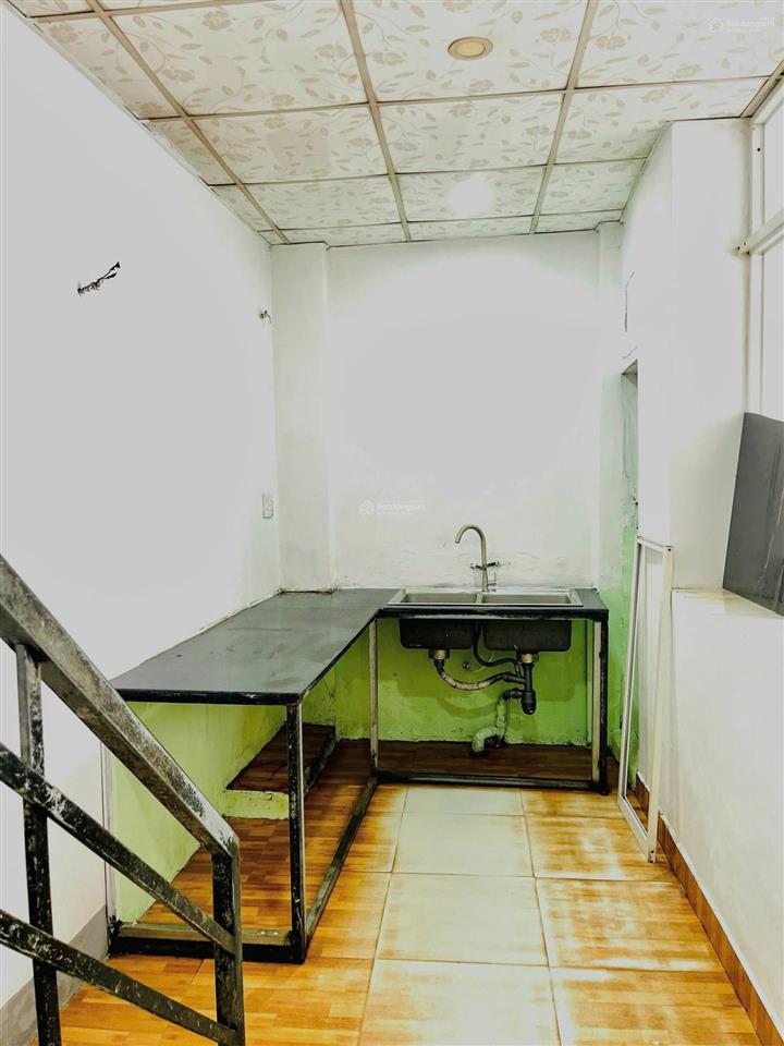 Cho thuê nhà ở kinh doanh 2 tầng gần chợ đầm giá 15 triệu/tháng