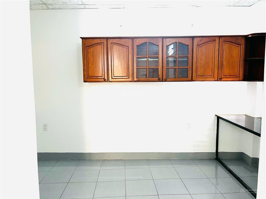 Cho thuê nhà ở kinh doanh 2 tầng gần chợ đầm giá 15 triệu/tháng