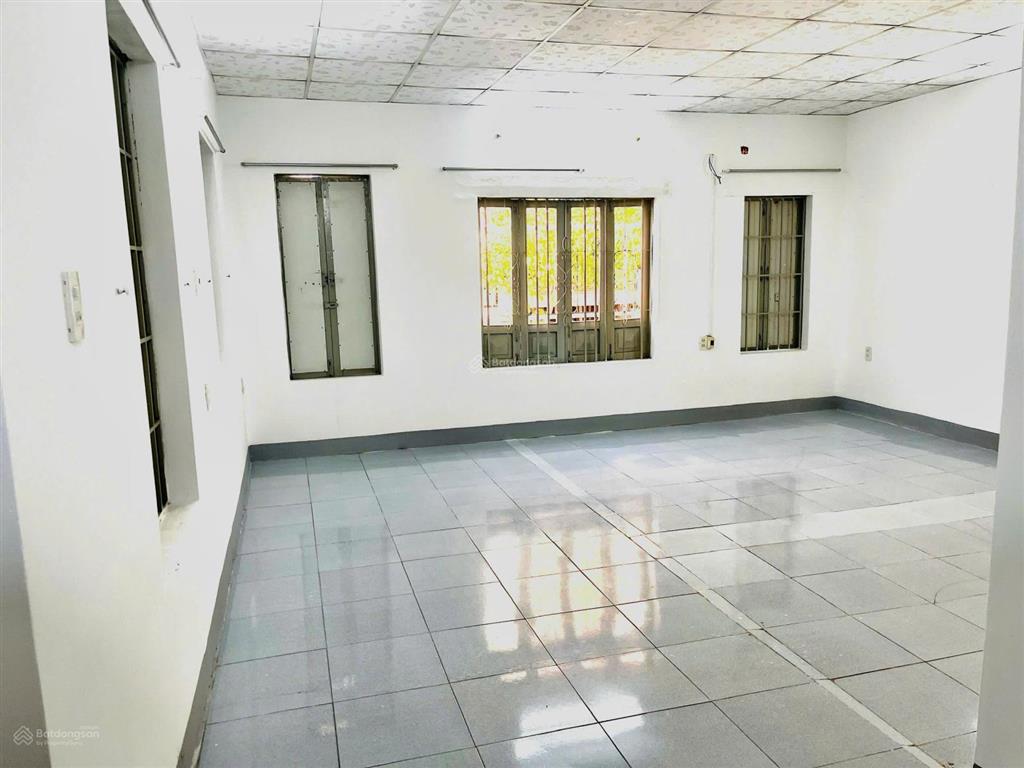 Cho thuê nhà ở kinh doanh 2 tầng gần chợ đầm giá 15 triệu/tháng