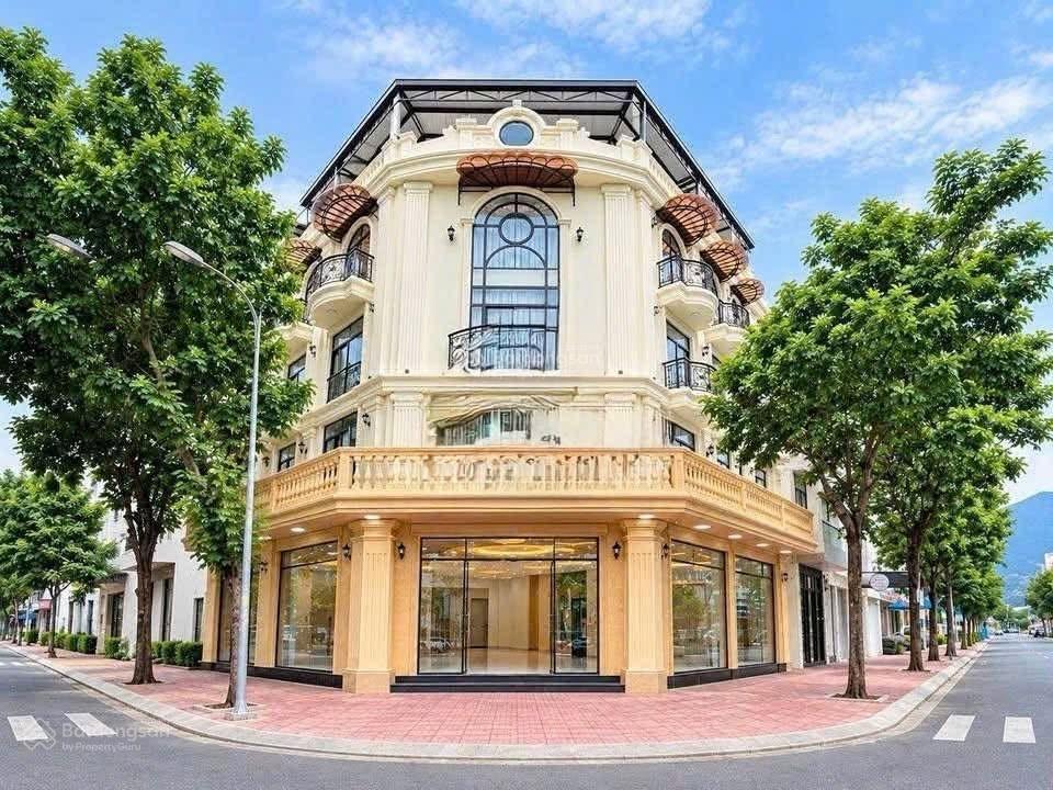 Cho thuê mặt bằng lô góc 200m2 có hầm để xe giá 45 triệu/tháng