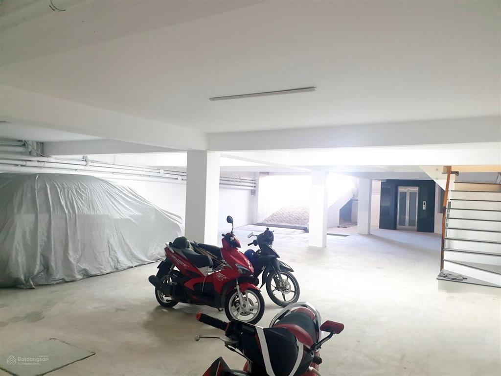 Cho thuê tòa nhà 4 tầng 18 phòng siêu đẹp có thang máy, hầm để xe khu vực hà quang 2