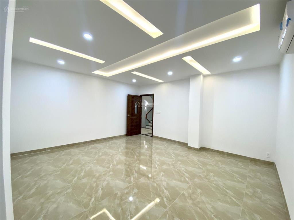 Cho thuê tòa nhà 4 tầng 18 phòng siêu đẹp có thang máy, hầm để xe khu vực hà quang 2