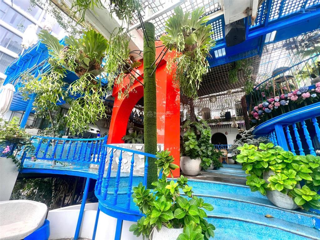 Cho thuê mặt bằng tầng 4 view biển siêu đẹp mặt đường trần phú khu đông đúc khách du lịch