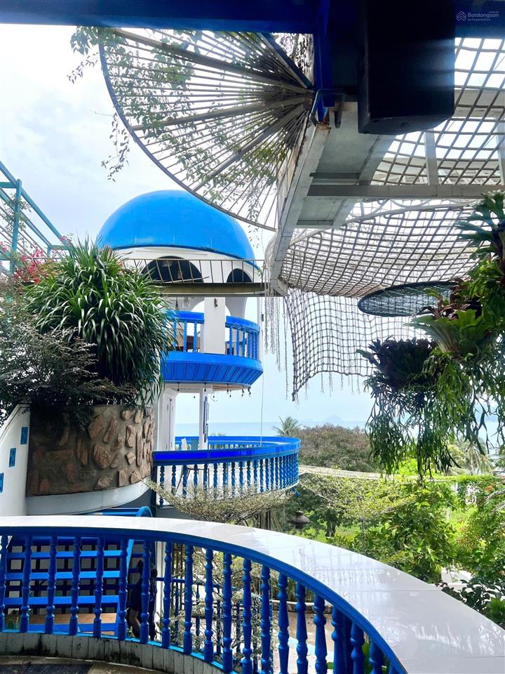 Cho thuê mặt bằng tầng 4 view biển siêu đẹp mặt đường trần phú khu đông đúc khách du lịch