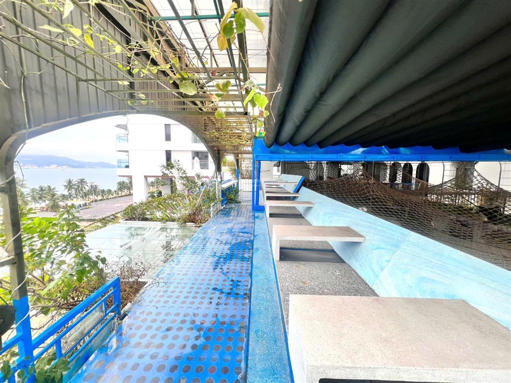 Cho thuê mặt bằng tầng 4 view biển siêu đẹp mặt đường trần phú khu đông đúc khách du lịch