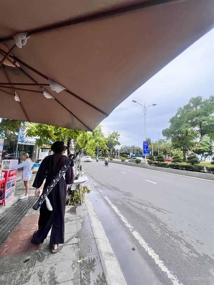 Cho thuê mặt bằng tầng trệt mặt đường trần phú khu đông đúc khách du lịch giá 170 triệu/tháng