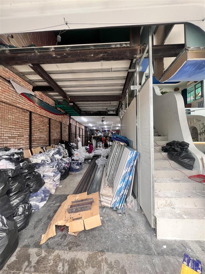 Cho thuê mặt bằng tầng trệt mặt đường trần phú khu đông đúc khách du lịch giá 170 triệu/tháng