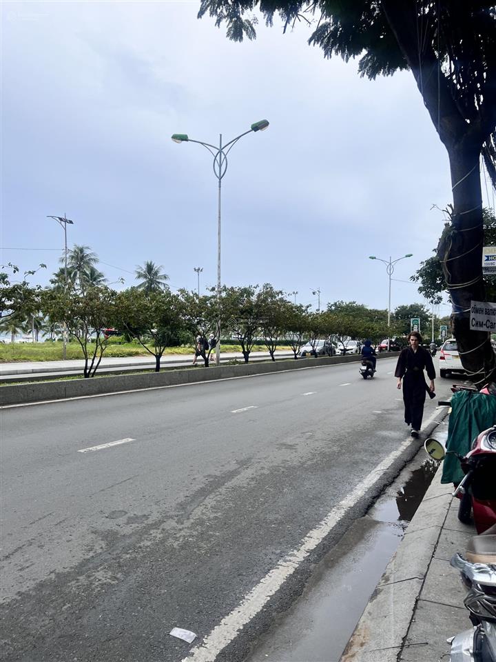 Cho thuê mặt bằng tầng trệt mặt đường trần phú khu đông đúc khách du lịch giá 170 triệu/tháng