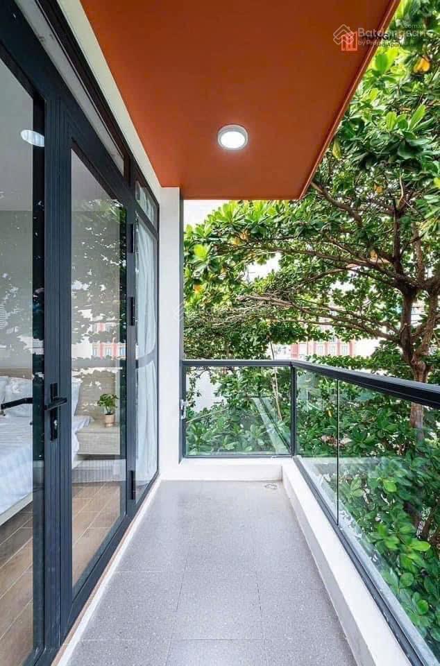 Cho thuê căn hộ 1 phòng ngủ ban công siêu thoáng ngay trung tâm quận 7