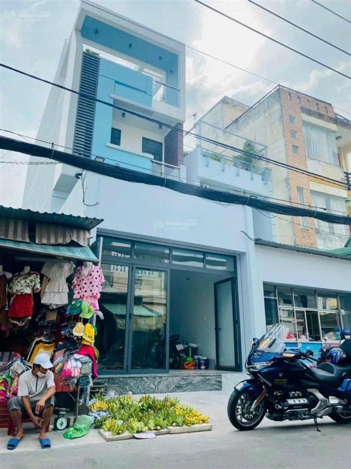 Bán gấp nhà 2 lầu 5x20m ngay chợ bình chánh đang cho thuê 25 triệu/tháng