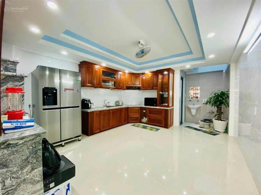 Bán gấp nhà 2 lầu 5x20m ngay chợ bình chánh đang cho thuê 25 triệu/tháng