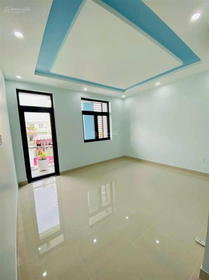 Bán gấp nhà 2 lầu 5x20m ngay chợ bình chánh đang cho thuê 25 triệu/tháng