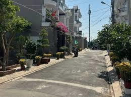 Bán đất thổ cư mặt tiền đường số 11 khu dân cư hiện hữu