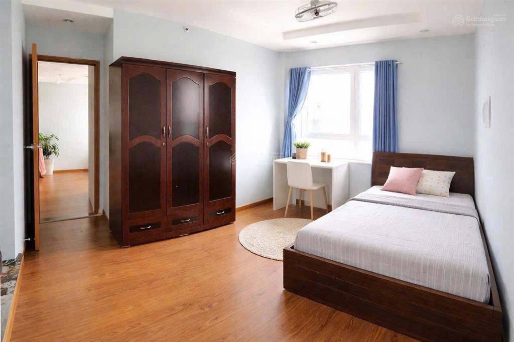 Mình bán căn hộ 2pn căn góc view thoáng tầng sân vườn, có sổ hồng riêng, inbox để có giá tốt nhất