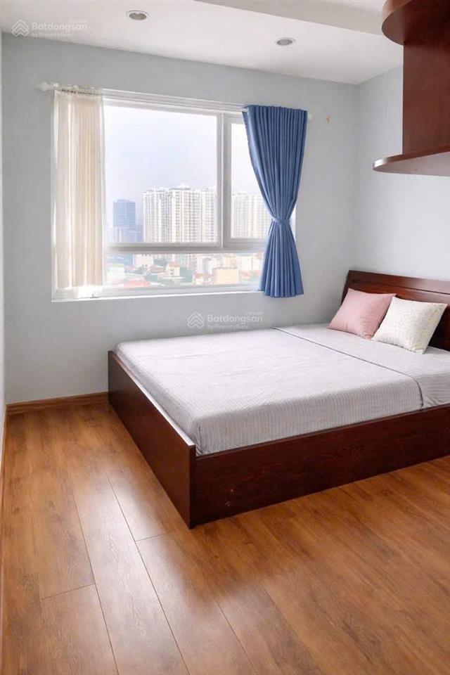 Mình bán căn hộ 2pn căn góc view thoáng tầng sân vườn, có sổ hồng riêng, inbox để có giá tốt nhất