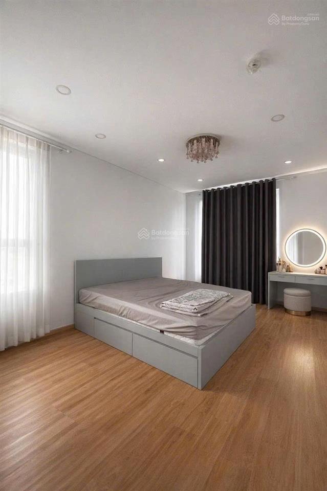 Bán nhanh căn hộ 3pn full, sổ hồng, tại hưng phát silver star,  em nhã lê xem nhà và có giá tốt ạ