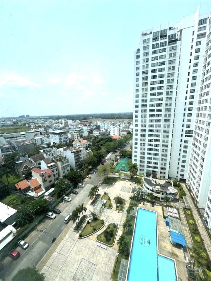 Căn hộ như hình,tầng cao view thoáng, căn góc 121m23pn,sổ hồng riêng,inbox thương lượng chính chủ