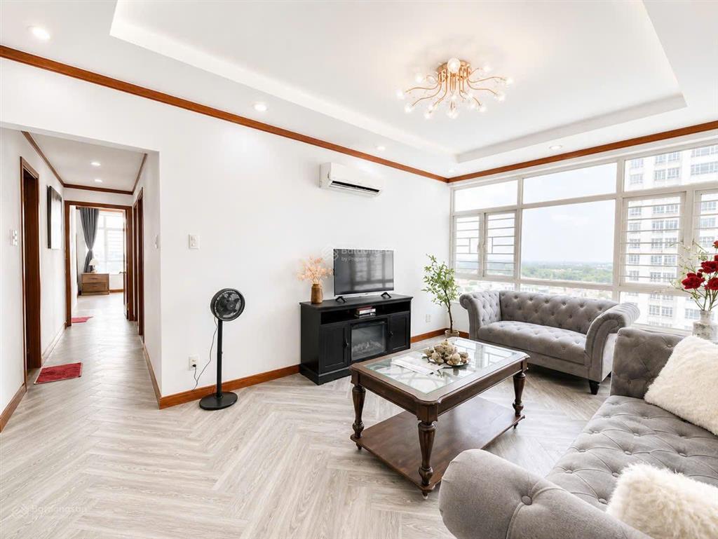 Căn hộ như hình,tầng cao view thoáng, căn góc 121m23pn,sổ hồng riêng,inbox thương lượng chính chủ