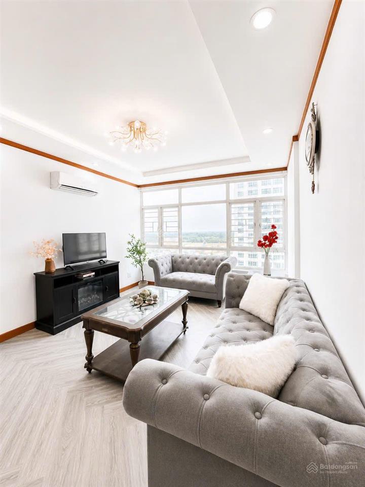 Căn hộ như hình,tầng cao view thoáng, căn góc 121m23pn,sổ hồng riêng,inbox thương lượng chính chủ