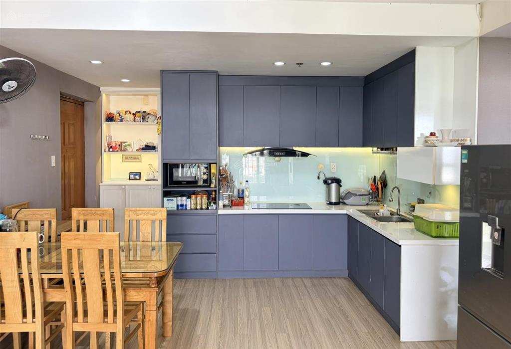 Bán 2pn2wc,full nội thất,sổ hồng riêng, em nhã lê để xem nhà và thương lượng chính chủ giá tốt