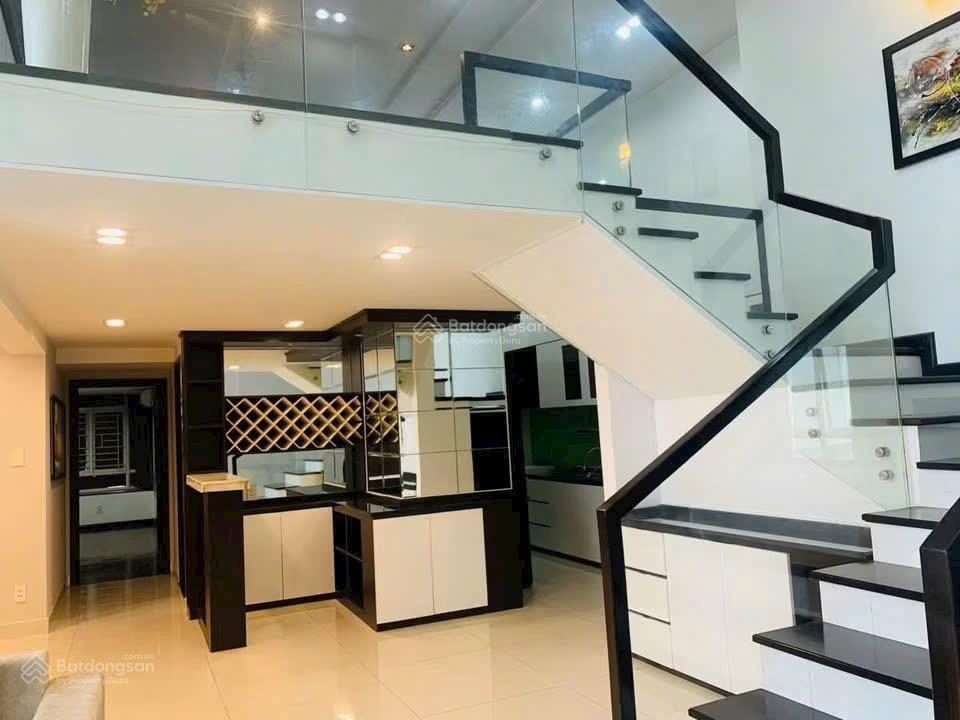 Cho thuê duplex 240m2, full nội thất nhà đẹp vào ở ngay