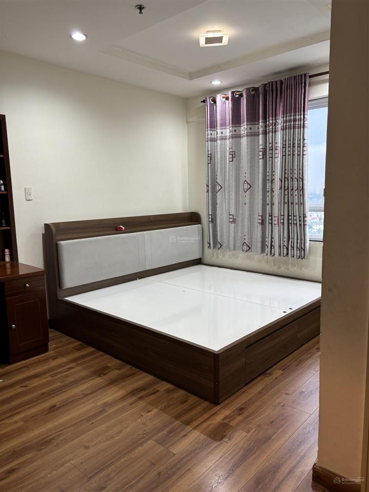 Cho thuê căn hộ 2pn full nội thất, nhà thoáng mát view đẹp, vào ở ngay