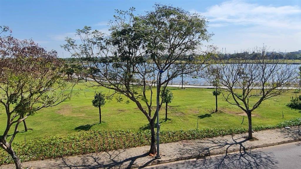 Giá chỉ 26 tỷ! đúng 1 nền đất biệt thự 400m (20*20) hướng ra hồ sinh thái rộng 19ha sổ đỏ cầm tay