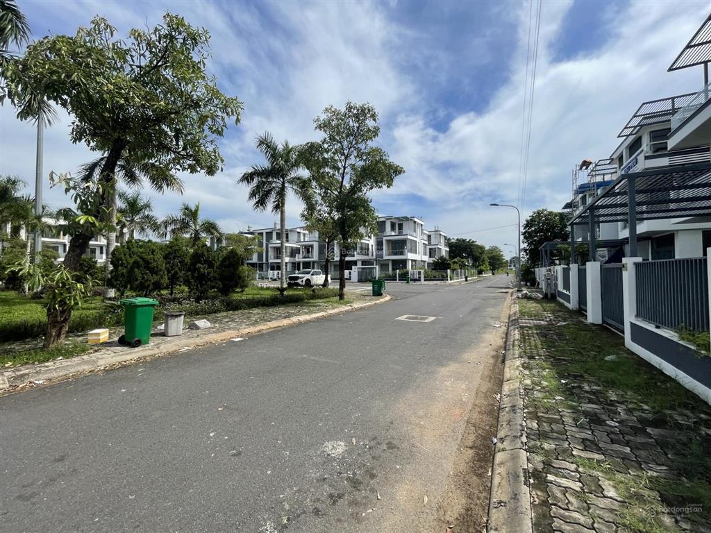 Bán nhanh trong tuần căn 100m² trệt 2 lầu đường 20m giá 8,3 tỷ sh hoàn công  0938 256 ***