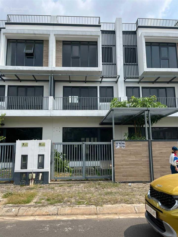 Bán nhanh trong tuần căn 100m² trệt 2 lầu đường 20m giá 8,3 tỷ sh hoàn công  0938 256 ***