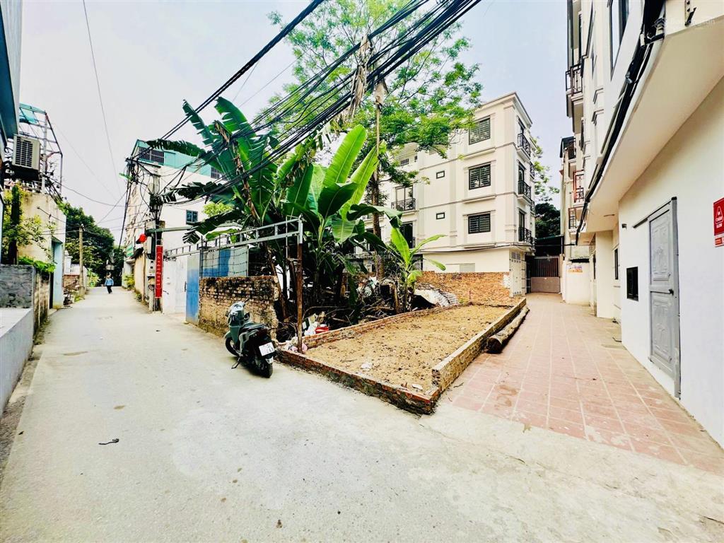 Lô góc 41,8m an thắngbiên giang phường chương mỹ
3mặt thoáng