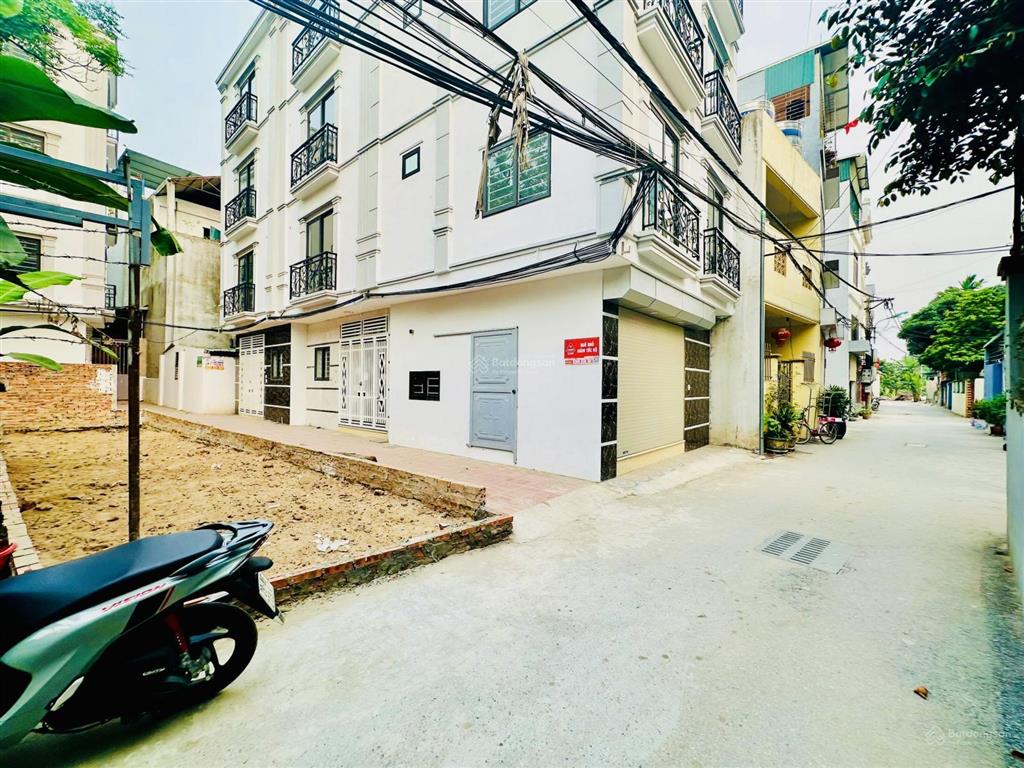 Lô góc 41,8m an thắngbiên giang phường chương mỹ
3mặt thoáng