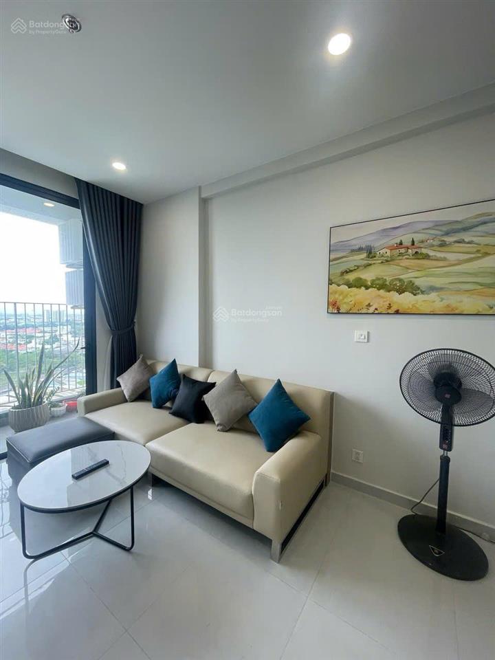 Cho thuê căn hộ 2 phòng ngủ 2 wc siêu đẹp giá 9,5tr/tháng tại the emerald golf view  thuận an, bd