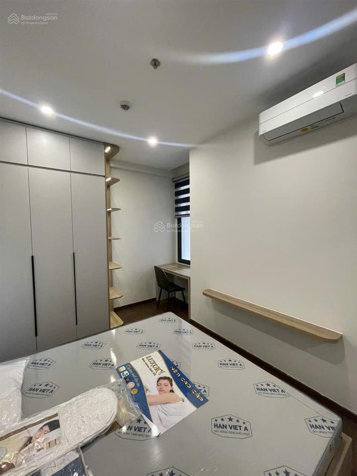 Cho thuê căn hộ 2 phòng ngủ 2 wc siêu đẹp giá 9,5tr/tháng tại the emerald golf view  thuận an, bd