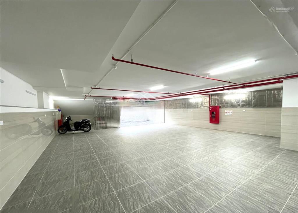 Một trong số ít  nhà mp lê đức thọ 145m2, 9t lô góc  giá 137 tỷ  cho thuê 300tr/ tháng