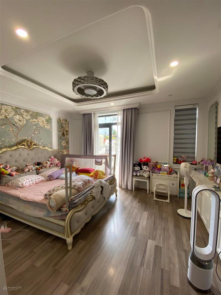 Bán nhà mặt tiền bạch đằng  đối diện công viên gia định  kề sân bay tân sơn nhất