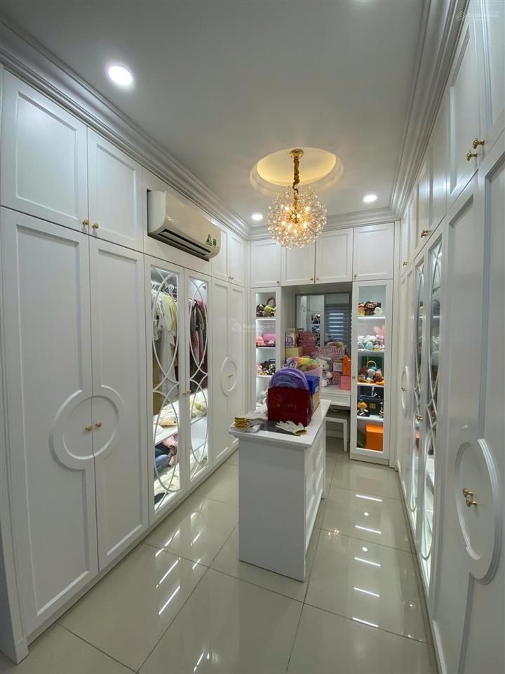 Bán nhà mặt tiền bạch đằng  đối diện công viên gia định  kề sân bay tân sơn nhất
