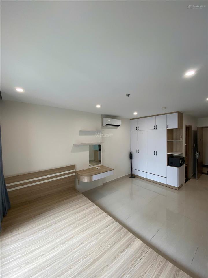 Chính chủ bán studio origami 35m2  view hồ bơi  sổ sẵn công chứng